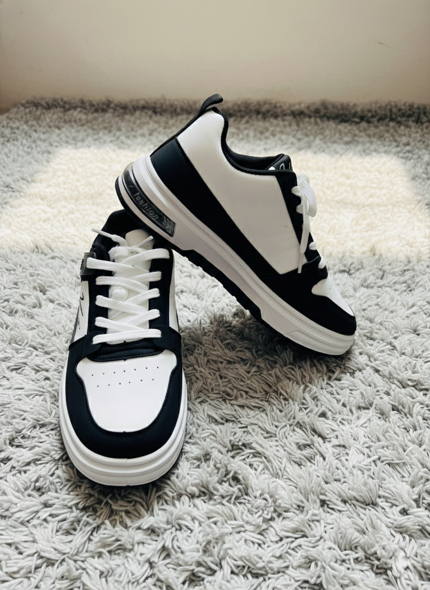 WALK Men's Black & White Low-Top Sneakers - Casual Lace-Up Shoes